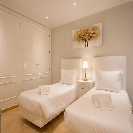 شقة Sleeps 4 With Pool Air Con And Wifi