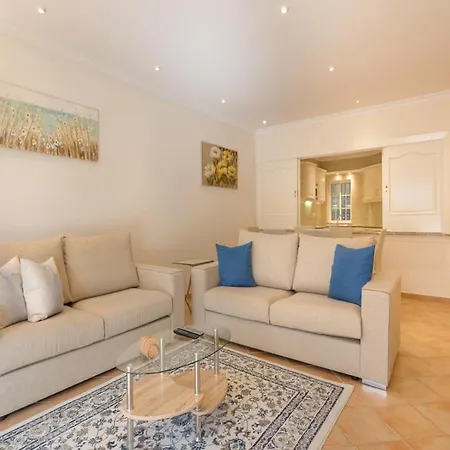 Sleeps 4 With Pool Air Con And Wifi Vale do Lobo