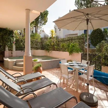 Sleeps 4 With Pool Air Con And Wifi Vale do Lobo